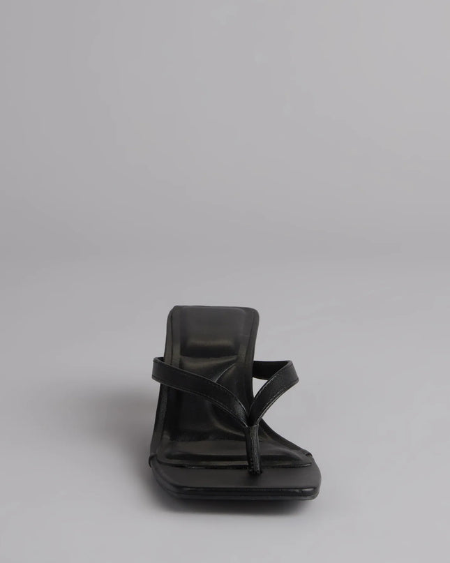 Feeling Chic Thong Square Toe Heels